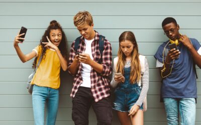 Conectados e Desconectados: Adolescência, Internet e Interações Sociais — um olhar da Análise do Comportamento